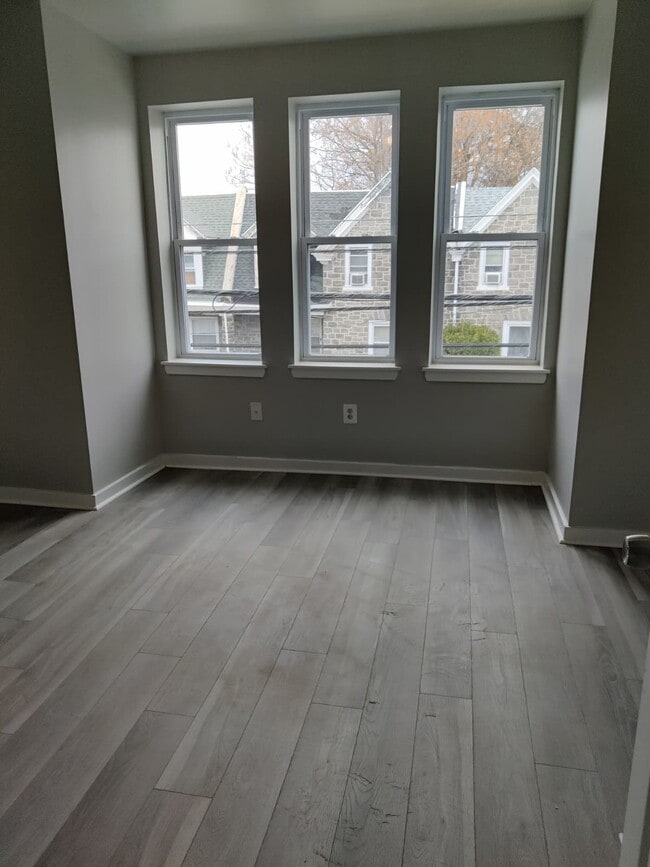 Photo - 6110 Master St