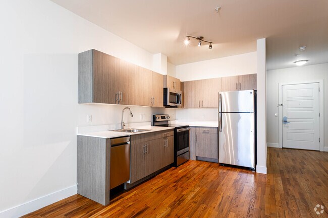 1BR, 1BA w/Den - 772SF - Kitchen