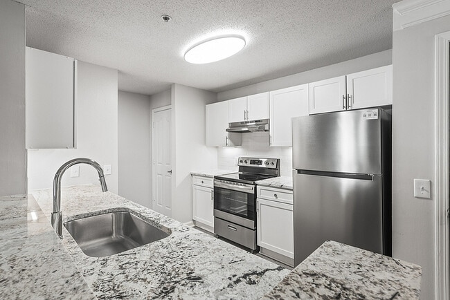 Renovated Kitchen at Retreat at Peachtree City Apartments - Retreat at Peachtree City