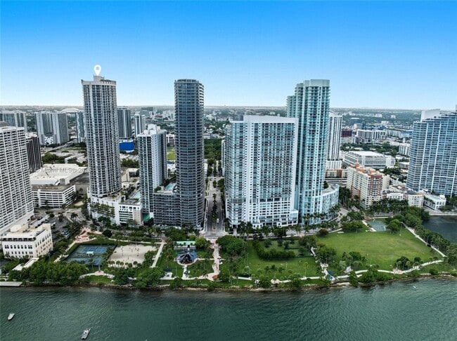 Building Photo - 1750 N Bayshore Dr Unit 2410