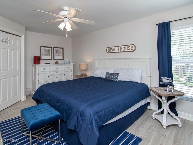 Building Photo - 945 Carrick Bend Cir Unit 201