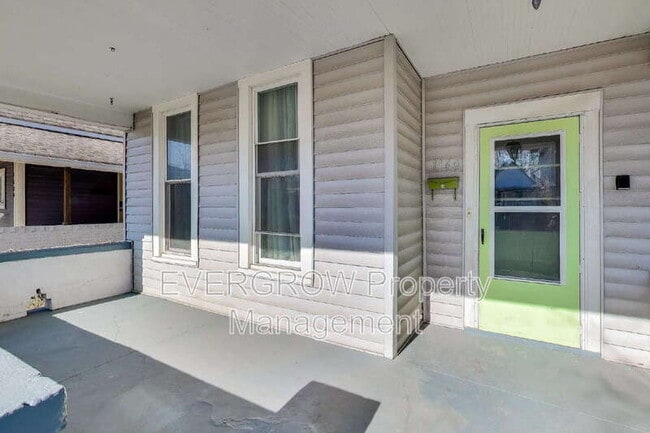 Photo - 1140 Hoyt Ave