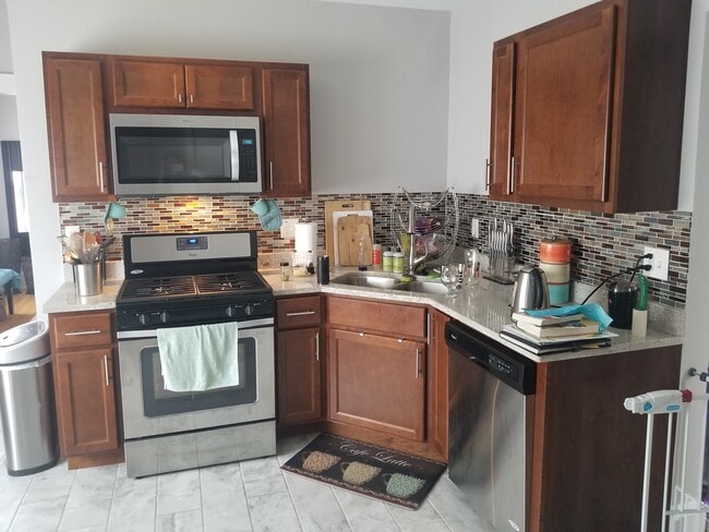 Kitchen - 4516 N Bartlett Ave Unit Upper