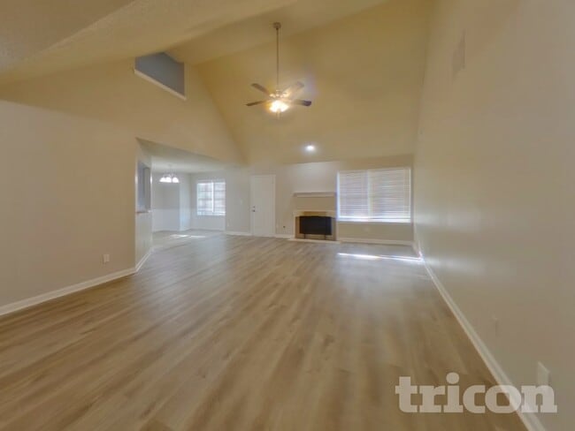 Photo - 421 Washington Dr