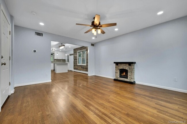 Photo - 186 Midland Ave