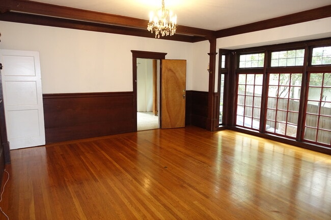 Photo - 2401 Prospect St