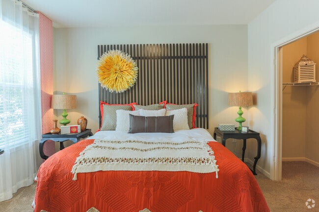 2BR,2BA,-1122SF Chambrays I