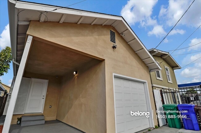 Photo - 683 Harbour Way