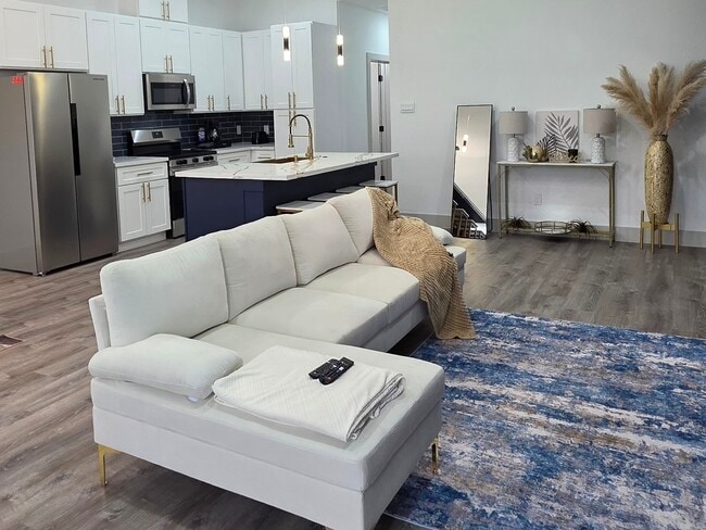 Building Photo - 9001 Nyssa St