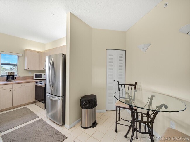 Photo - 200 Uno Lago Dr Unit 405