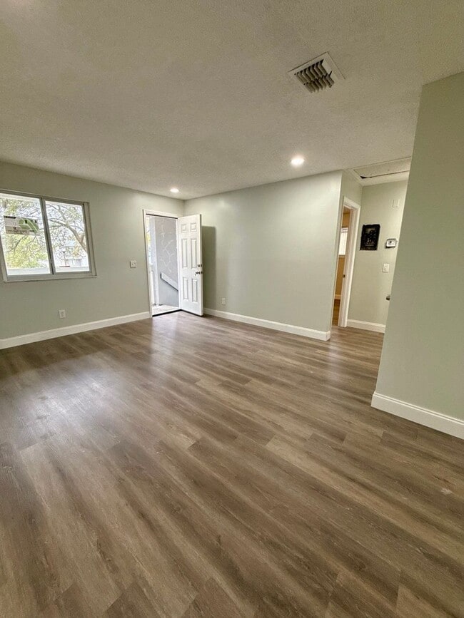 Photo - 5035 Westchase Ct Unidad 2