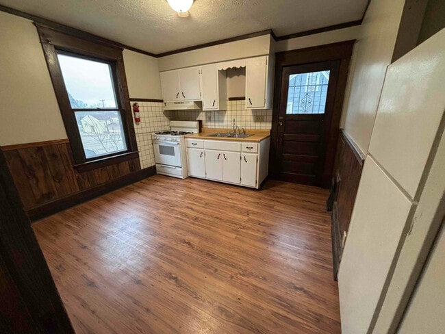 Photo - 703 Harrison Ave SW Unidad upstairs