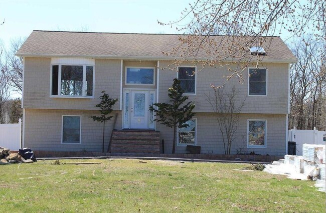 Photo - 3 Pinetree Ct House
