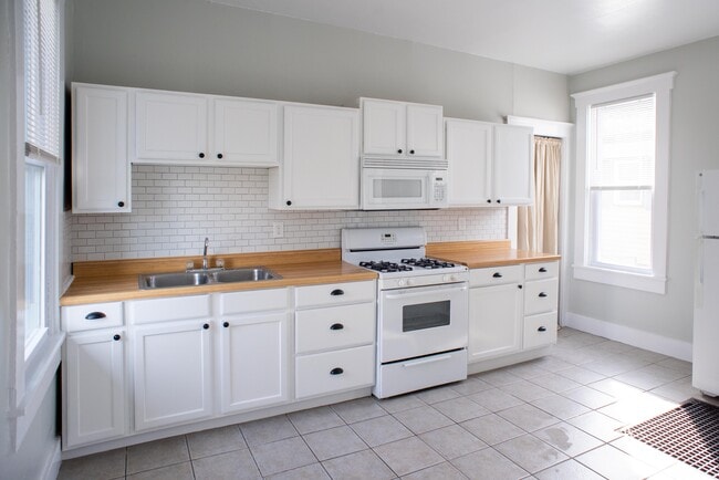 Photo - 59 W Donegal St Unit Apartment 2