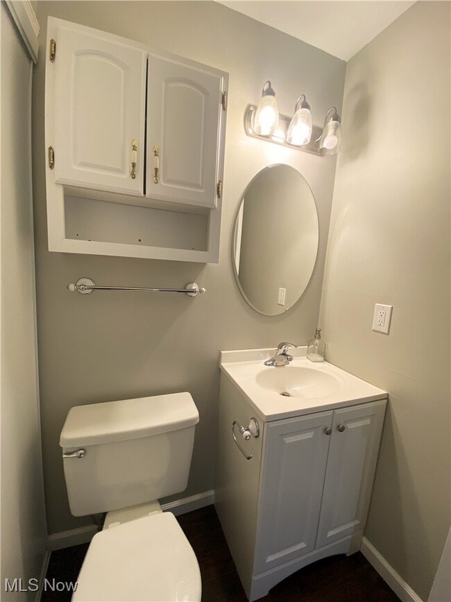 Building Photo - 1480 Cedarwood Dr Unit #21D