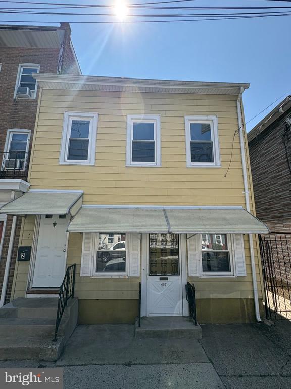 Building Photo - 407 Hudson St Unit 2