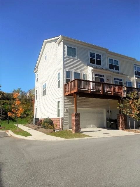 Photo - 400 Ava Way NE