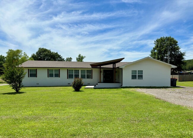 Beautiful 4 Bed / 2.5 Bath Home in Greenwood - Beautiful 4 Bed / 2.5 Bath Home in Greenwood