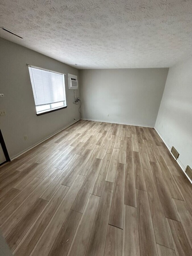 Photo - 8753 MB Unidad 8755