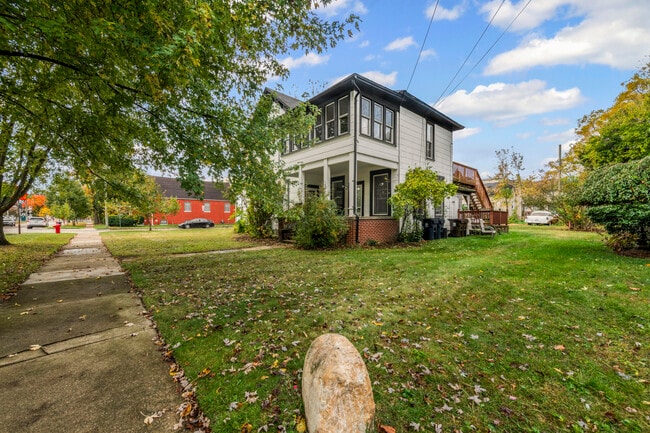 Photo - 1017 N Holbrook St