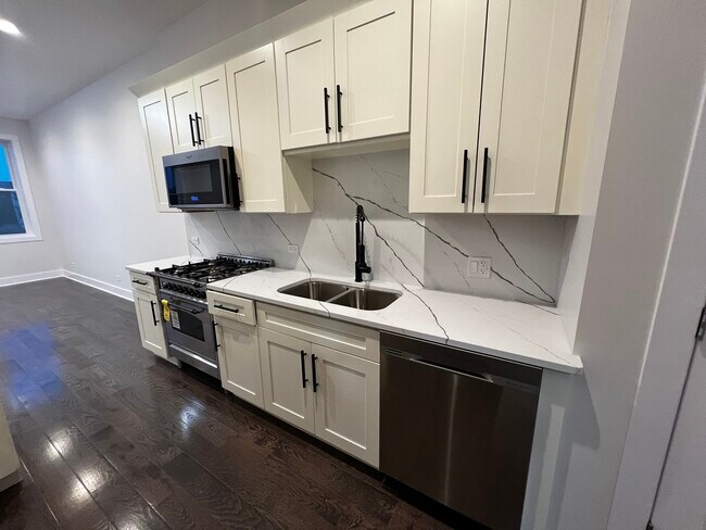 Photo - 4819 Main St Unit 202