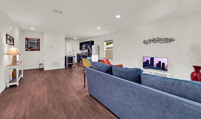 Photo - 409 N 6th St