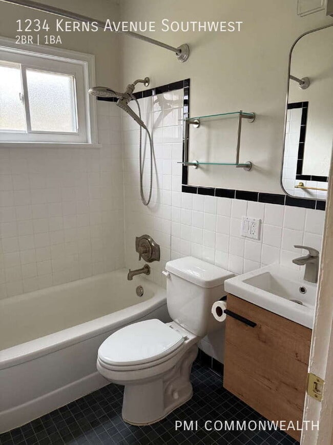 Photo - 1234 Kerns Ave SW