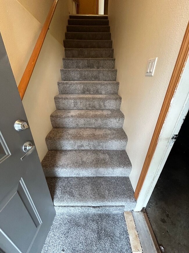 Photo - Fabulous 2 bed, 2 bath townhome with garage available for lease!