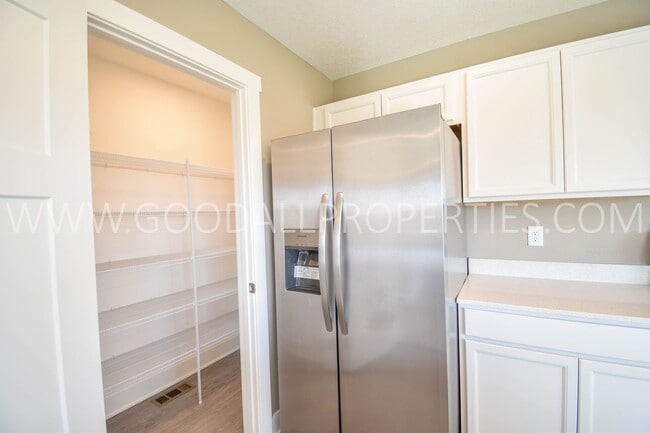 Photo - 4 Bedroom 2.5 Bathroom 2 story home in DeSoto!!!