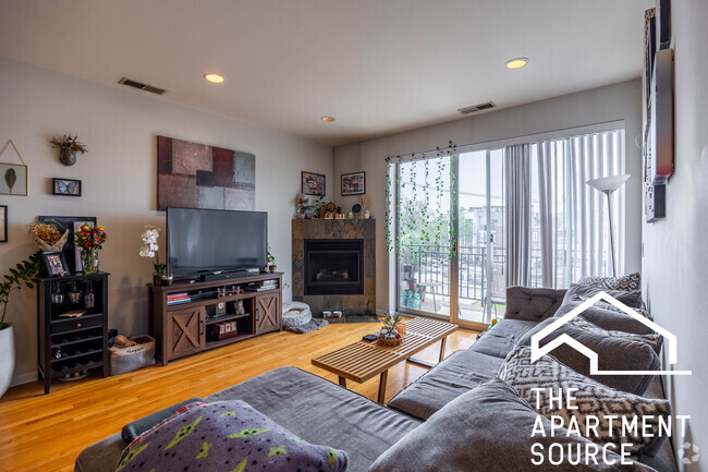 Building Photo - 3131 W Logan Blvd Unit 3 Rental