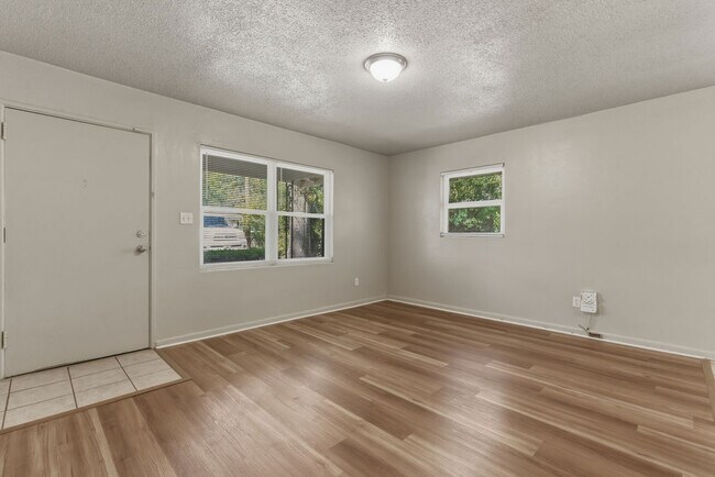 Photo - 1427 Connecticut St