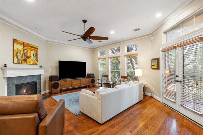 Photo - 408 Fowler St