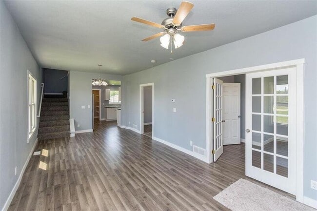 Photo - 916 6th St SW