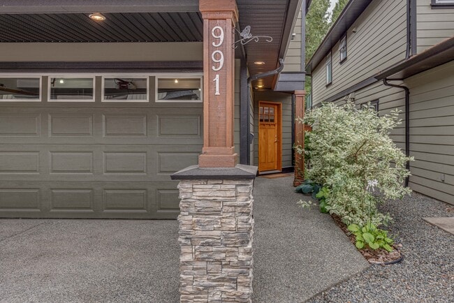 Entrée - 991 Firehall Creek Rd