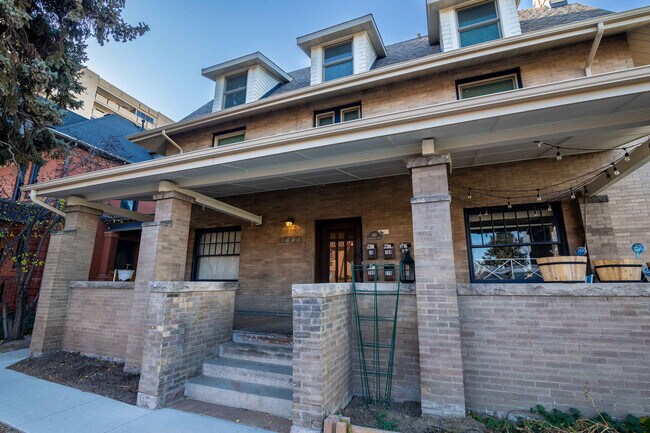 849 N Washington