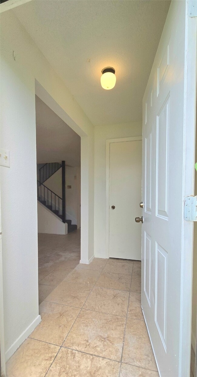 Photo - 7063 Chasewood Dr Unidad True