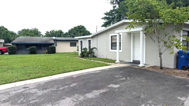 1552 NW 15th Terrace