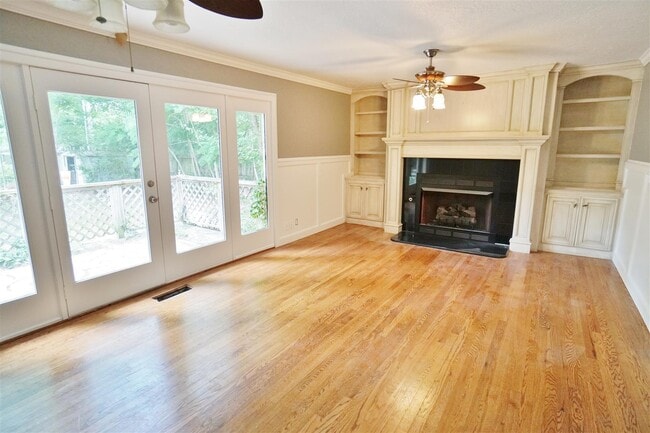 Photo - Charming 2 bedroom home in the center of N...