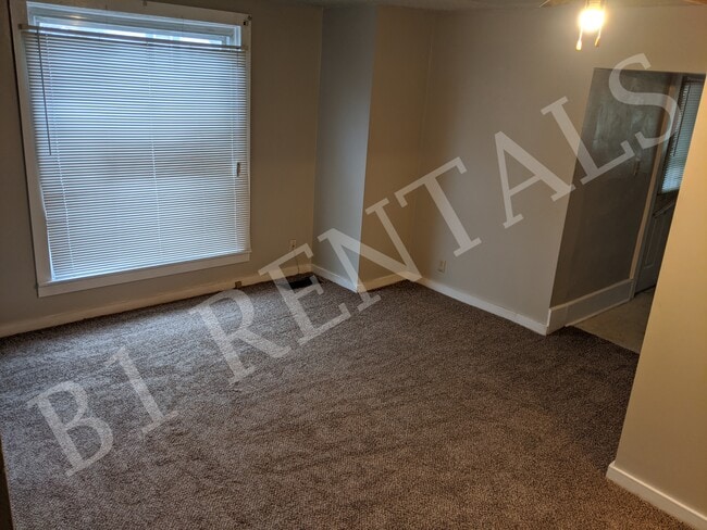 Photo - 601 S Lynn St