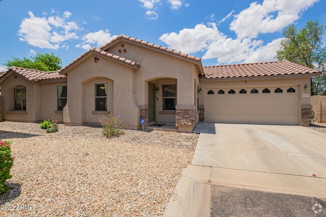 Building Photo - 9435 W Terri Lee Dr Rental
