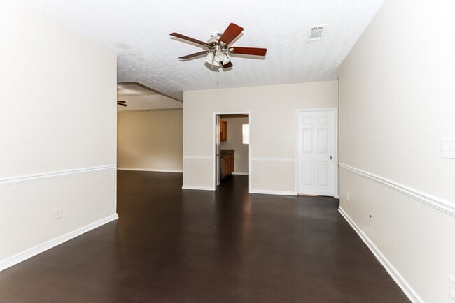 Photo - 304 Draba Ln