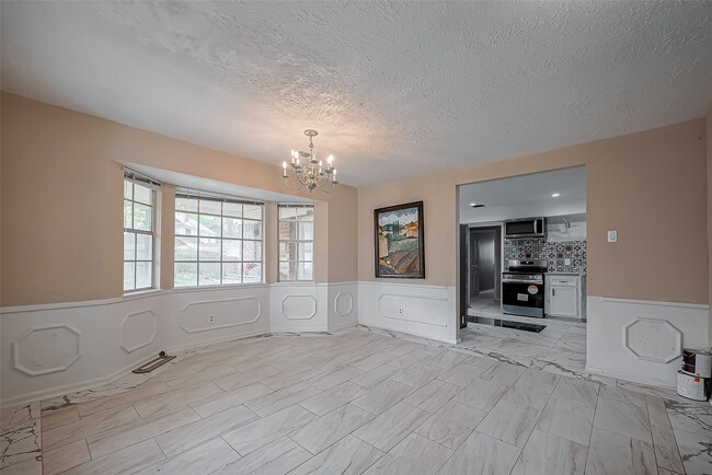 Building Photo - 811 Loire Ln Rental