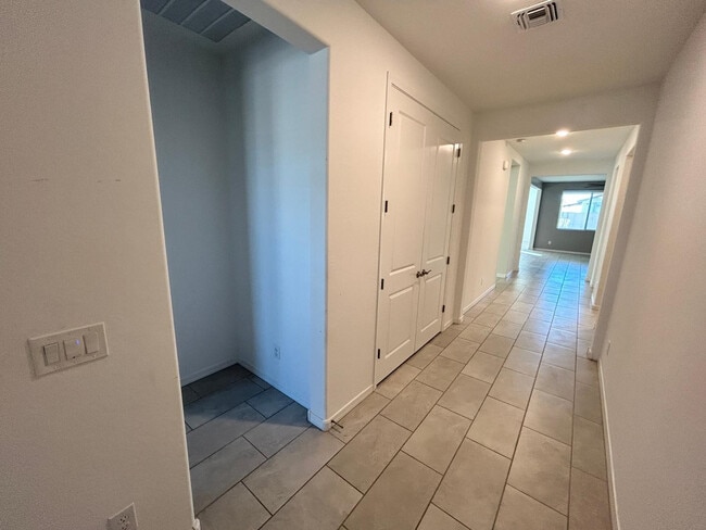 Photo - 19937 Exeter Blvd