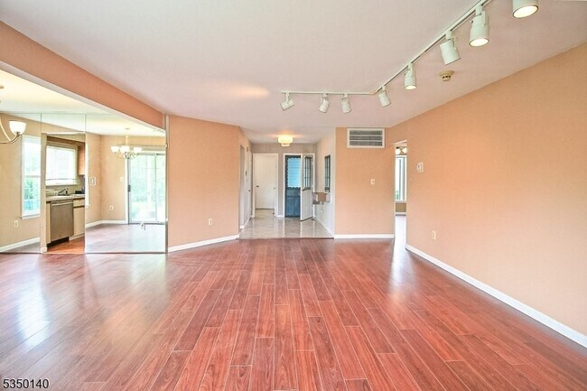Photo - 2A Bristol Ct