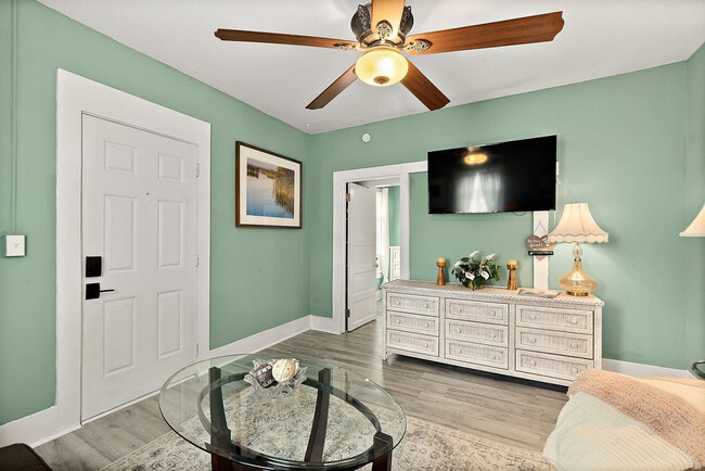 Photo - 6 Rohde Ave Unidad ID1281954P