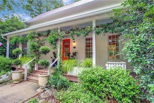 Photo - 9043 Selborne Ln