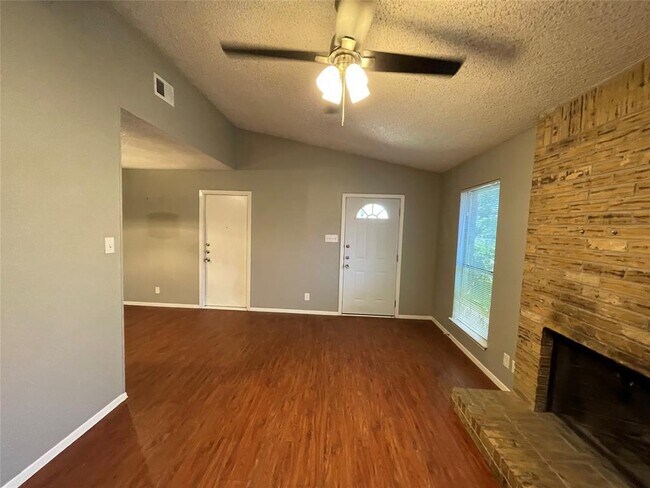 Photo - 7214 Lilac Ln