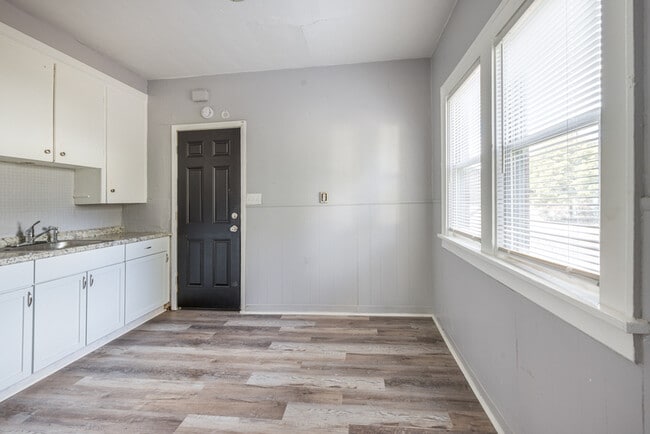 Photo - 438 E 152nd St