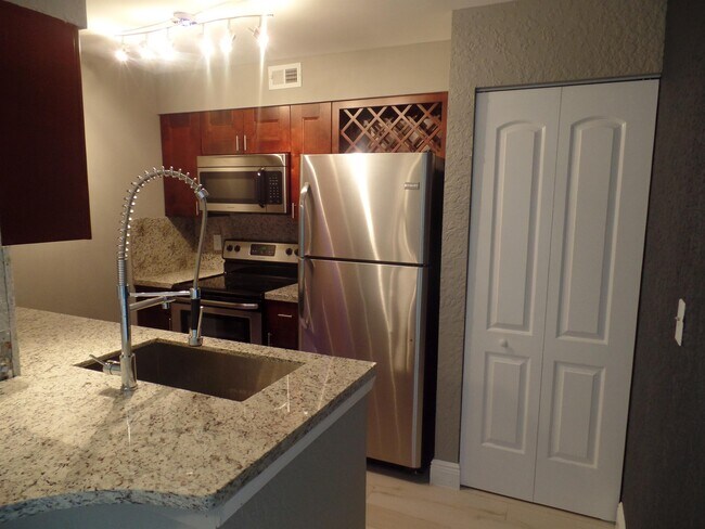 Photo - 2851 N Oakland Forest Dr