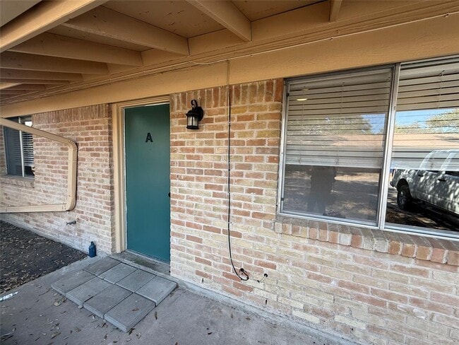 Photo - 6710 Circle S Rd